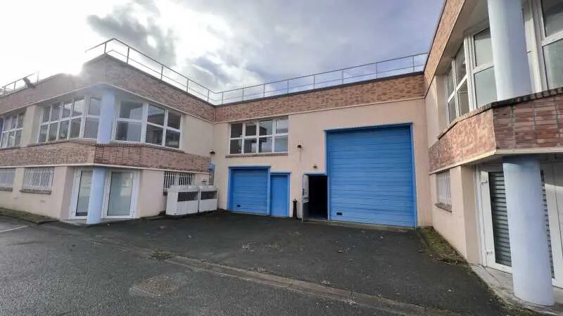 Light Industrial in Ivry-sur-Seine to rent - Building Photo - Image 2 of 13