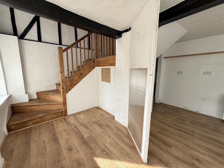 9 Broad St, Harleston to rent - Interior Photo - Image 2 of 6