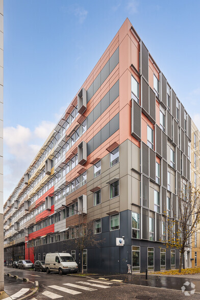 7 Rue Des Longs Quartiers, Montreuil to rent - Primary Photo - Image 1 of 1