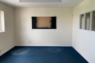Plough Ln, Hereford to rent Interior Photo- Image 1 of 2