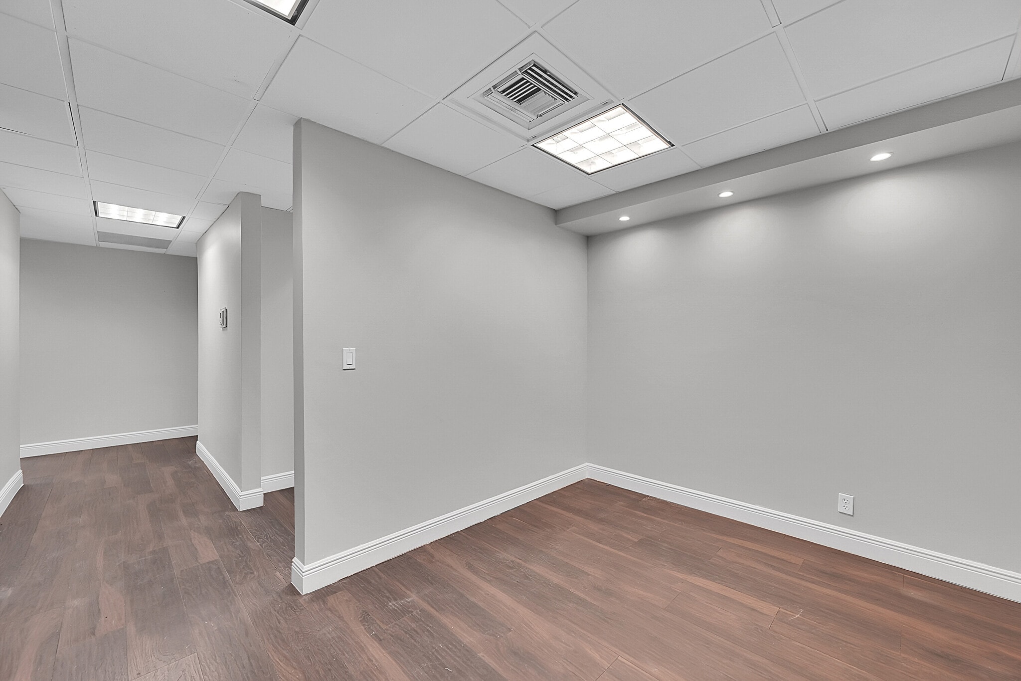 7100 W Camino Real, Boca Raton, FL to rent Interior Photo- Image 1 of 23