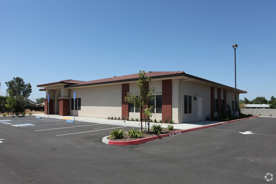 857 Garner Ave, Hanford, CA for sale - Primary Photo - Image 1 of 17