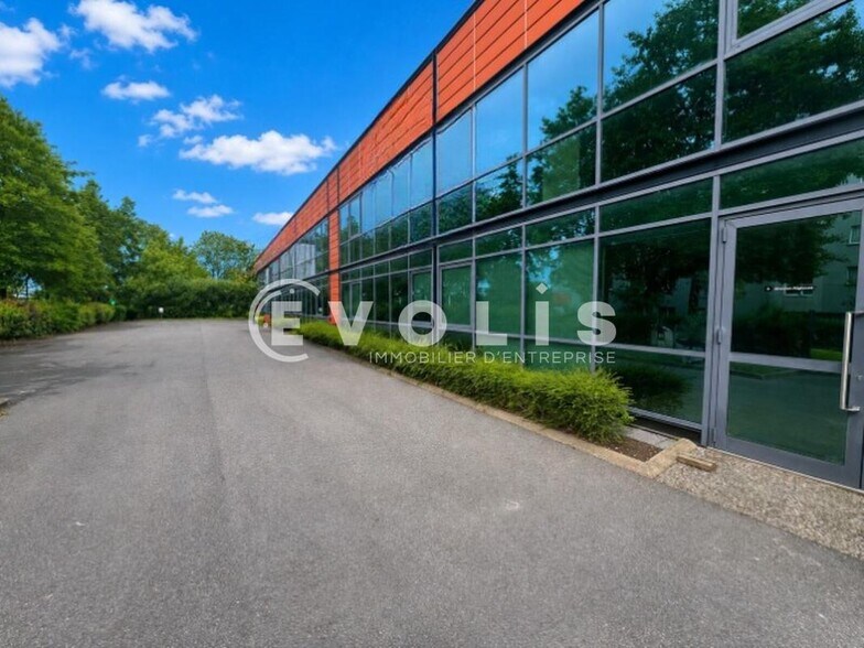 Light Industrial in Alfortville to rent - Building Photo - Image 1 of 3