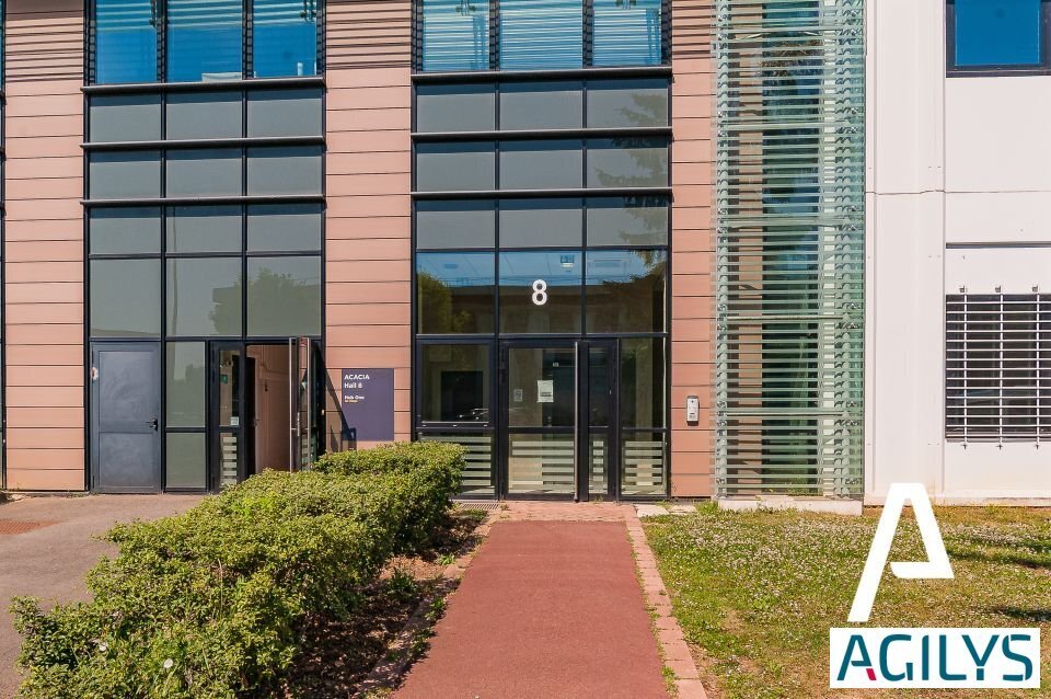 4 Avenue De La Baltique, Villebon-sur-Yvette to rent Building Photo- Image 1 of 9