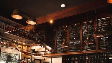 Retail in Barcelona, Barcelona to rent Interior Photo- Image 2 of 2