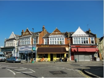 60 Southfield Rd, London to rent - Building Photo - Image 3 of 5