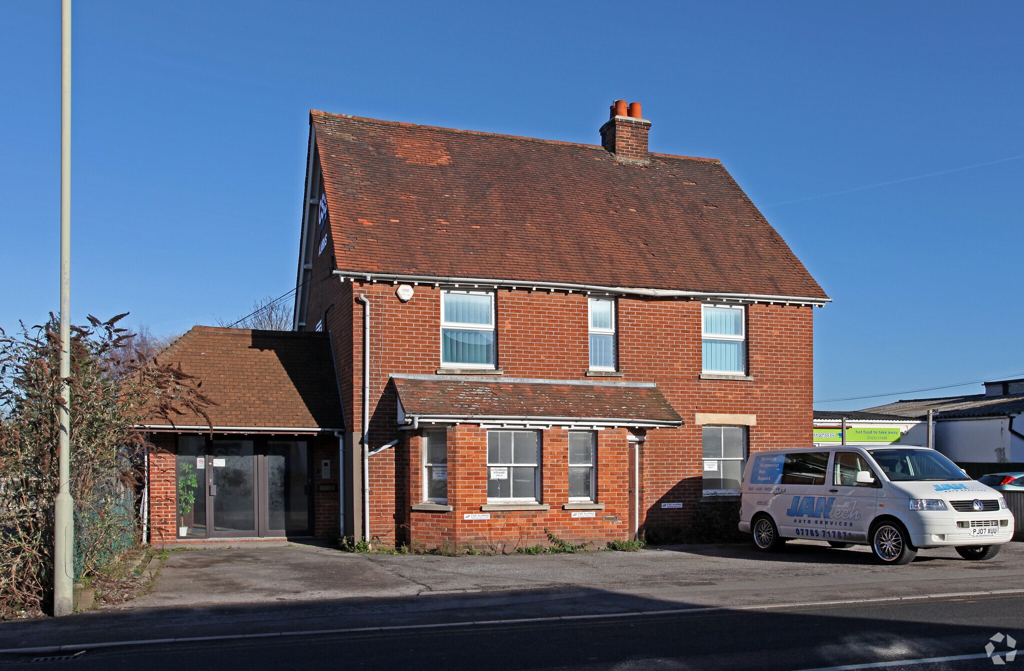 4 Hambridge Rd, Newbury for sale Primary Photo- Image 1 of 1