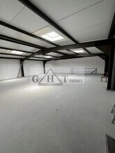 Light Industrial in Montreuil to rent Interior Photo- Image 2 of 2