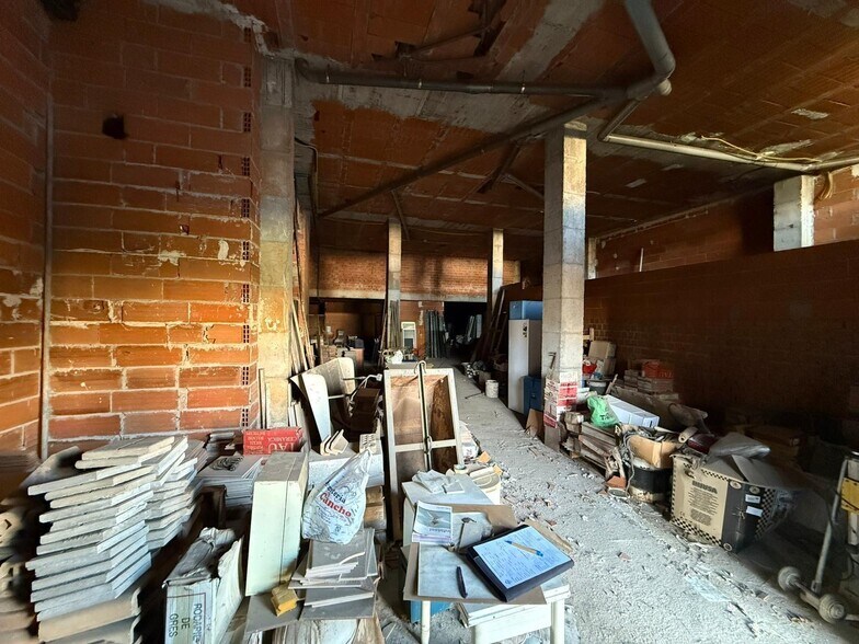 Retail in Cáceres for sale - Interior Photo - Image 2 of 20