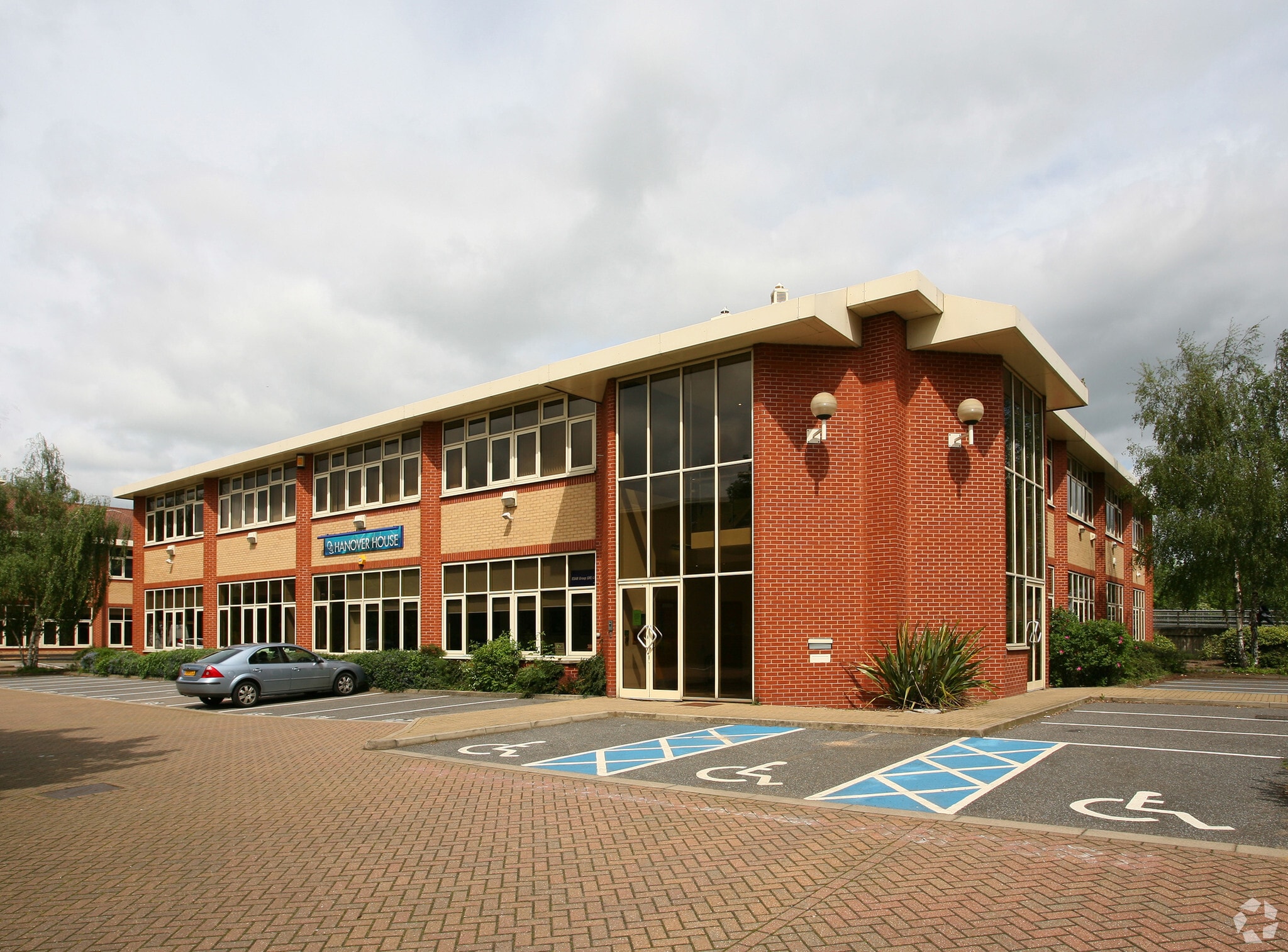 Britannia Rd, Waltham Cross to rent Building Photo- Image 1 of 3