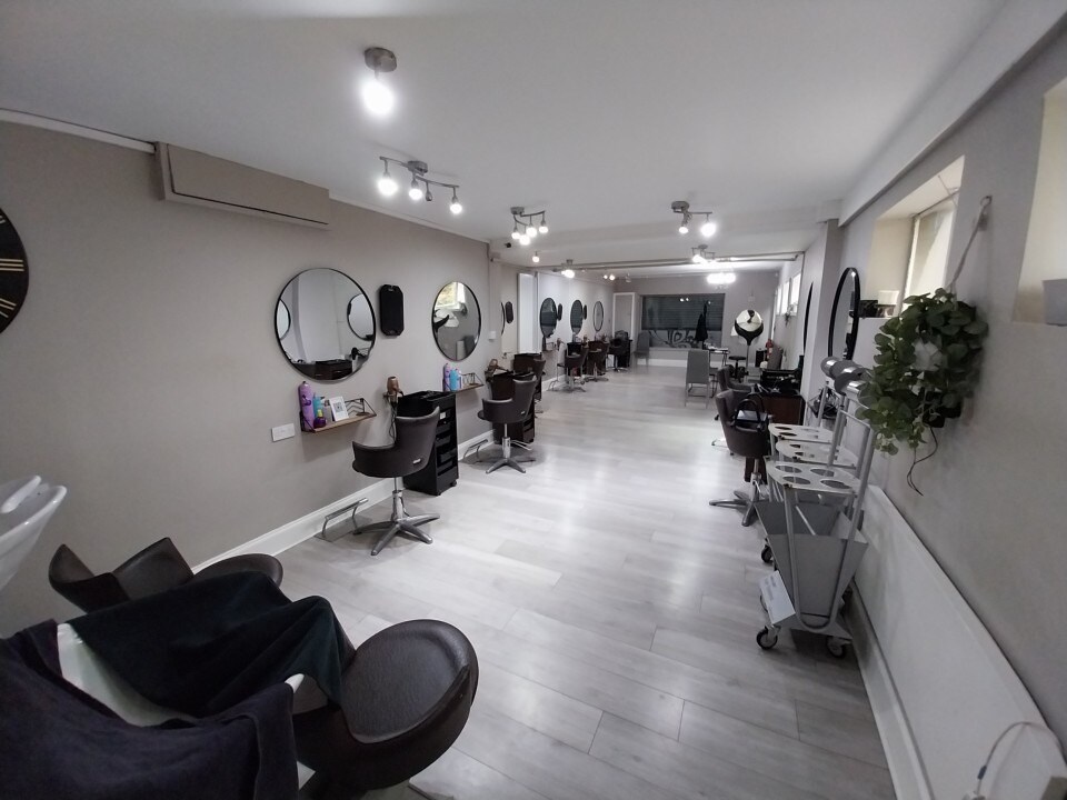 260-266 Hykenham Rd, Lincoln, LIN LN6 8BJ - Unit Unit 266 -  - Interior Photo - Image 1 of 4