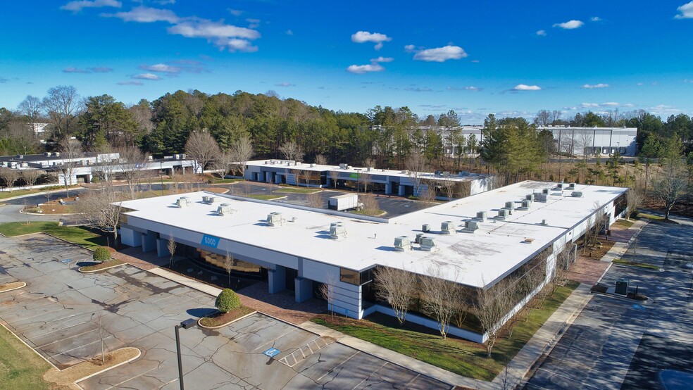 5000 Peachtree Industrial Blvd, Norcross, GA for rent - Building Photo - Image 3 of 7