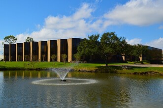 10707 Corporate Dr, Stafford, TX for rent Building Photo- Image 1 of 9