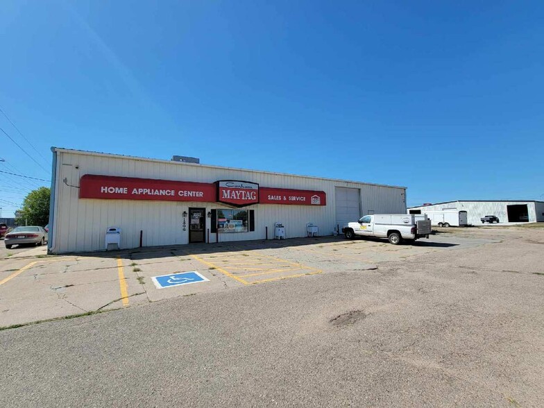 1806 W Omaha Ave, Norfolk, NE for sale - Building Photo - Image 1 of 1