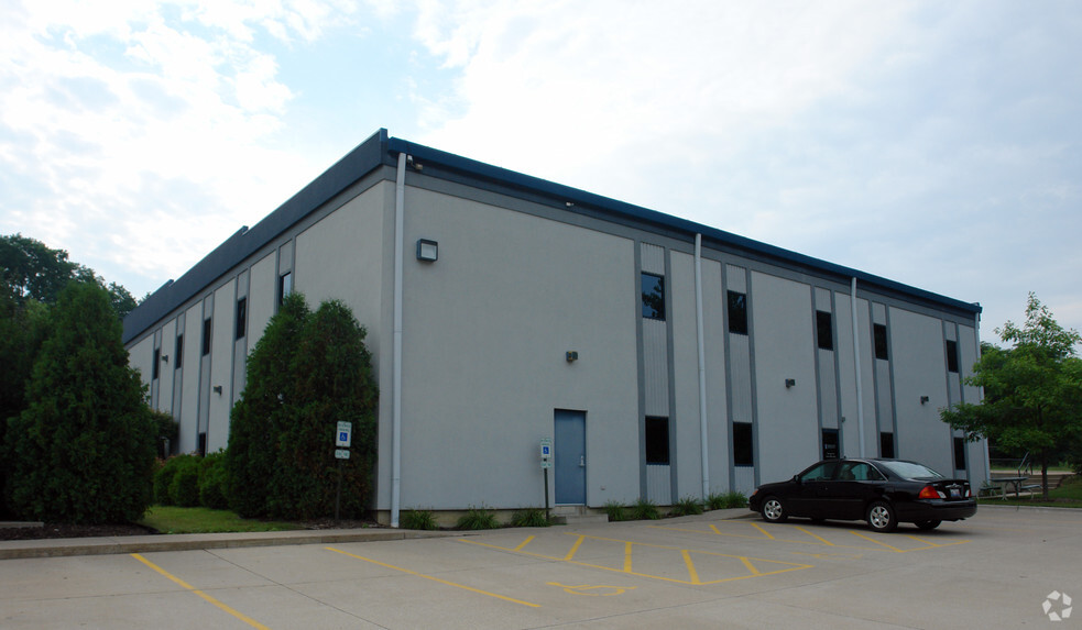 4550 Kennedy Dr, East Moline, IL for sale - Building Photo - Image 2 of 2