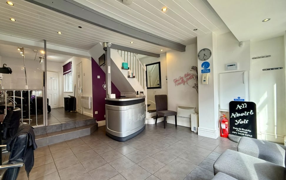 9 Bull St, Nuneaton, WAR CV11 4JX - Unit 9 -  - Interior Photo - Image 2 of 8