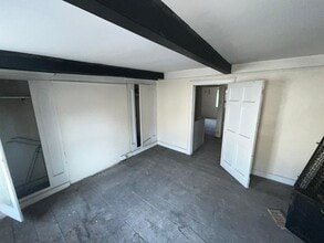 61 High St, Cheltenham to rent Interior Photo- Image 2 of 8