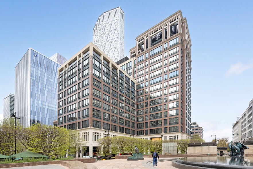 25 Cabot Sq, London to rent - Building Photo - Image 2 of 12