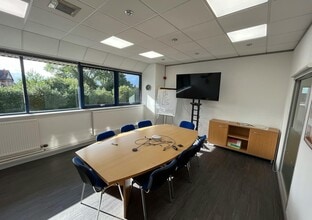 Pacific Rd, Altrincham to rent Interior Photo- Image 2 of 3