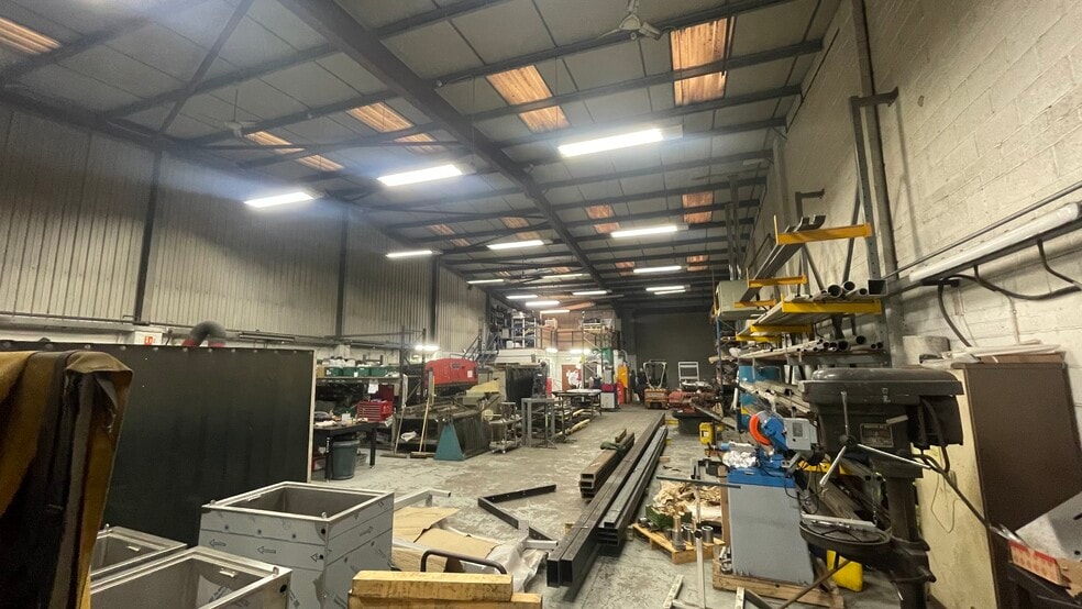 Unit 3, 20a Hawkes Drive, Heathcote Industrial Estate, Warwick for sale - Building Photo - Image 3 of 8