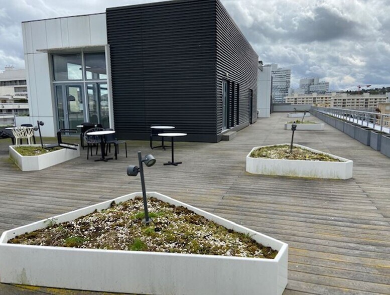 Office in Boulogne-Billancourt to rent - Building Photo - Image 2 of 6