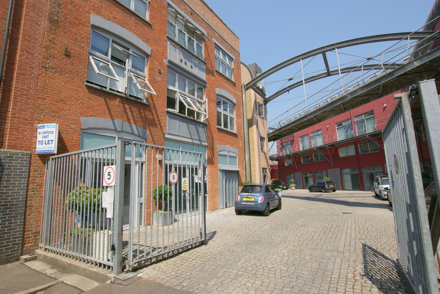 Carysfort Rd, London to rent - Building Photo - Image 2 of 5