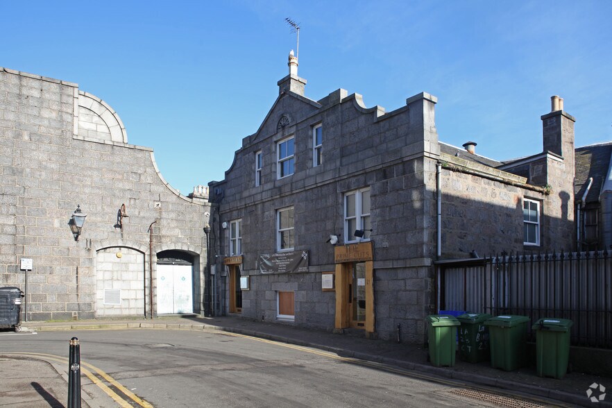 19-21 Crown Ter, Aberdeen for sale - Primary Photo - Image 1 of 1