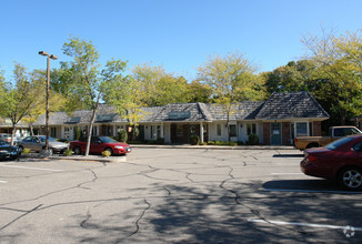 18281 Minnetonka Blvd, Deephaven, MN for sale Building Photo- Image 1 of 1