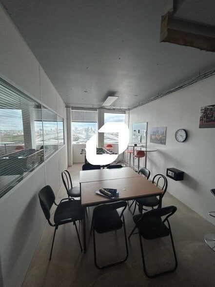 Office in Pantin to rent - Interior Photo - Image 3 of 13