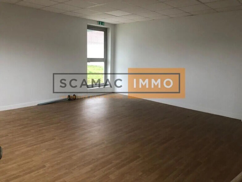 Office in SAINT-OUEN-L'AUMONE to rent - Interior Photo - Image 3 of 4