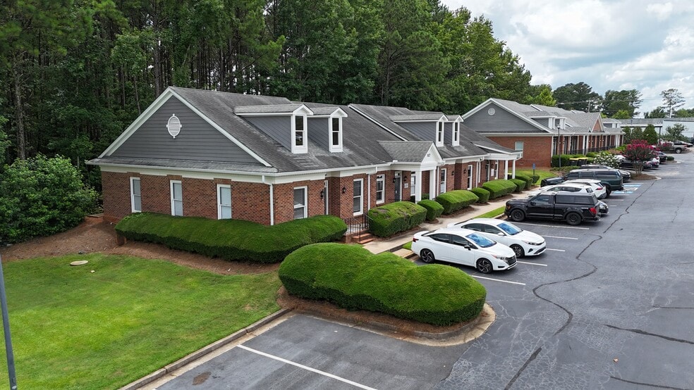 117 Governors Sq, Fayetteville, GA to rent - Building Photo - Image 3 of 14