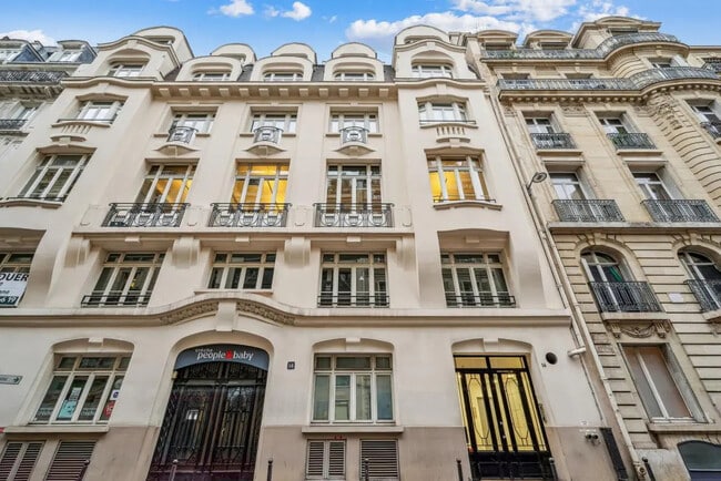 Location Bureaux 307 m²
