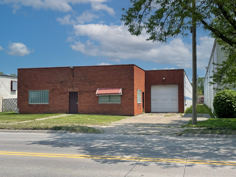 23542 Schoenherr Rd, Warren, MI for sale - Building Photo - Image 1 of 1