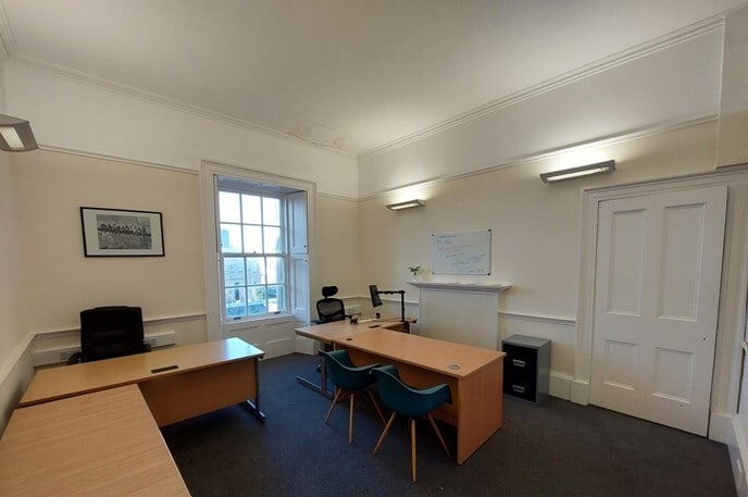 12 Alloway Pl, Ayr to rent Interior Photo- Image 1 of 1