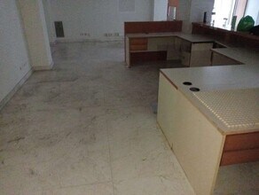 Retail in Girona, Gerona to rent Interior Photo- Image 2 of 7