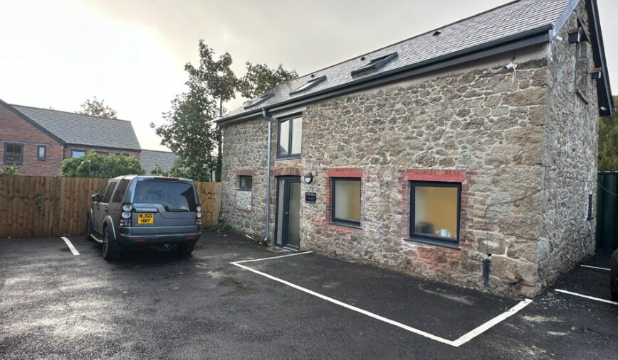 Pottery Rd, Newton Abbot to rent Building Photo- Image 1 of 7