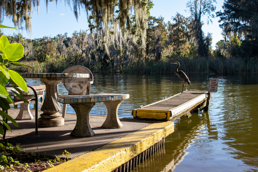 1661 Palm Garden St, Tavares, FL for sale - Primary Photo - Image 1 of 1