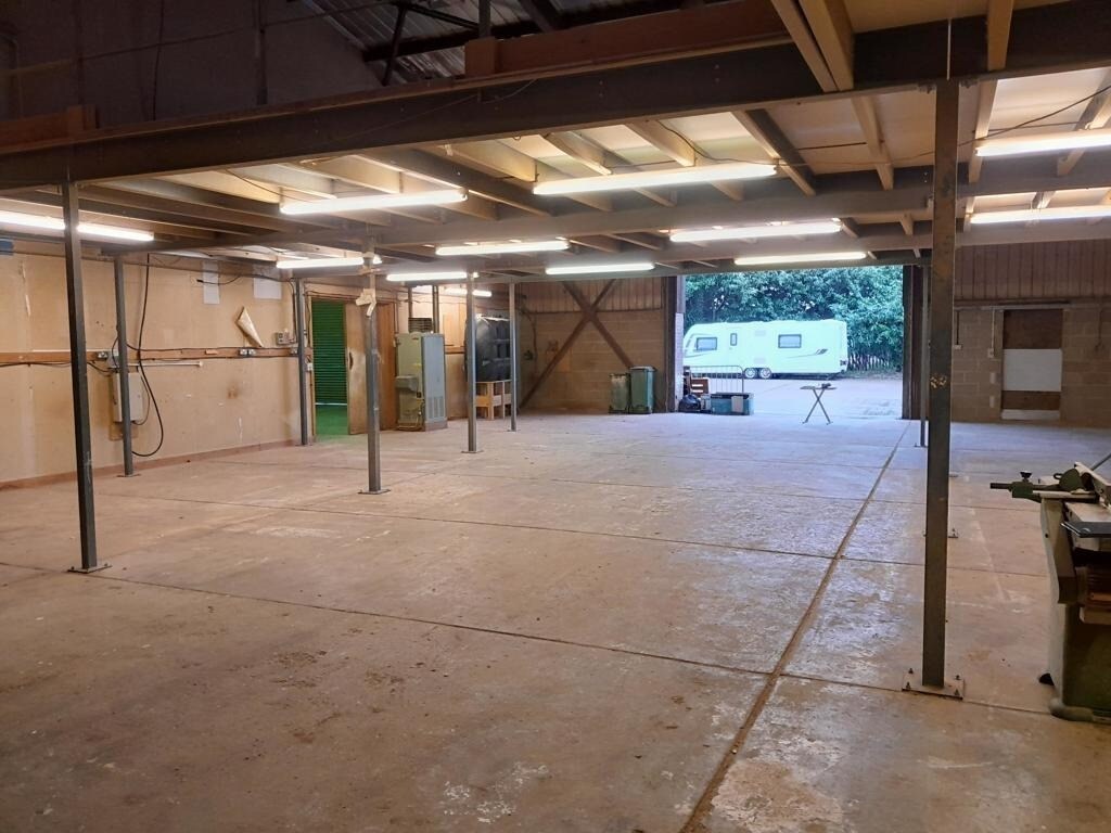 Chilmington Green, Great Chart to rent Interior Photo- Image 1 of 3