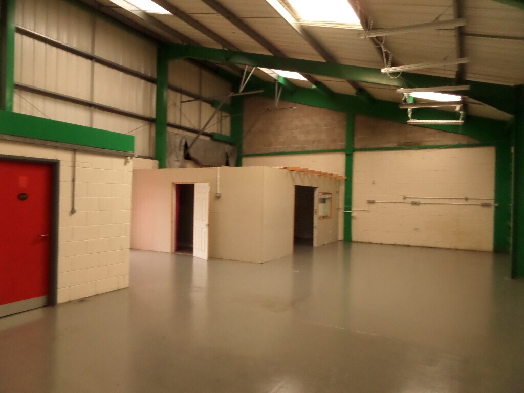 New St, Bridgend to rent Interior Photo- Image 1 of 2