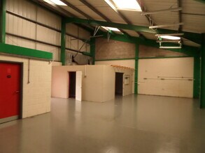 New St, Bridgend to rent Interior Photo- Image 1 of 2