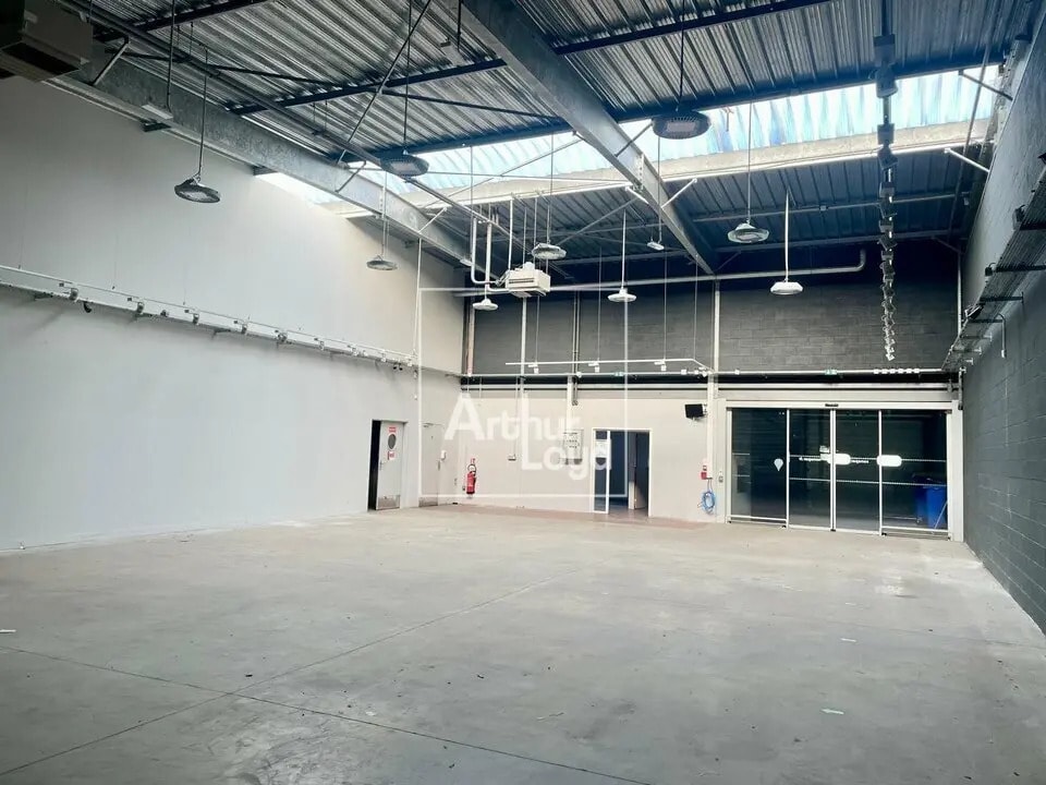 Vente Local d'activités 460 m² - Photo 1