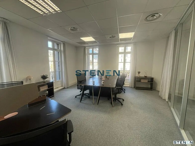 Office in Marseille to rent - Interior Photo - Image 3 of 5