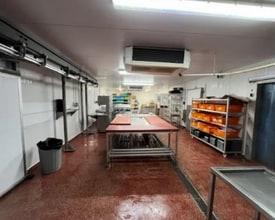 Orchard Industrial Estate, Toddington to rent Interior Photo- Image 2 of 4