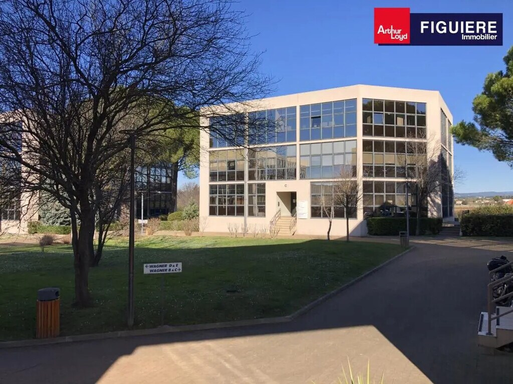 Location Bureaux 230 m² - Photo 1