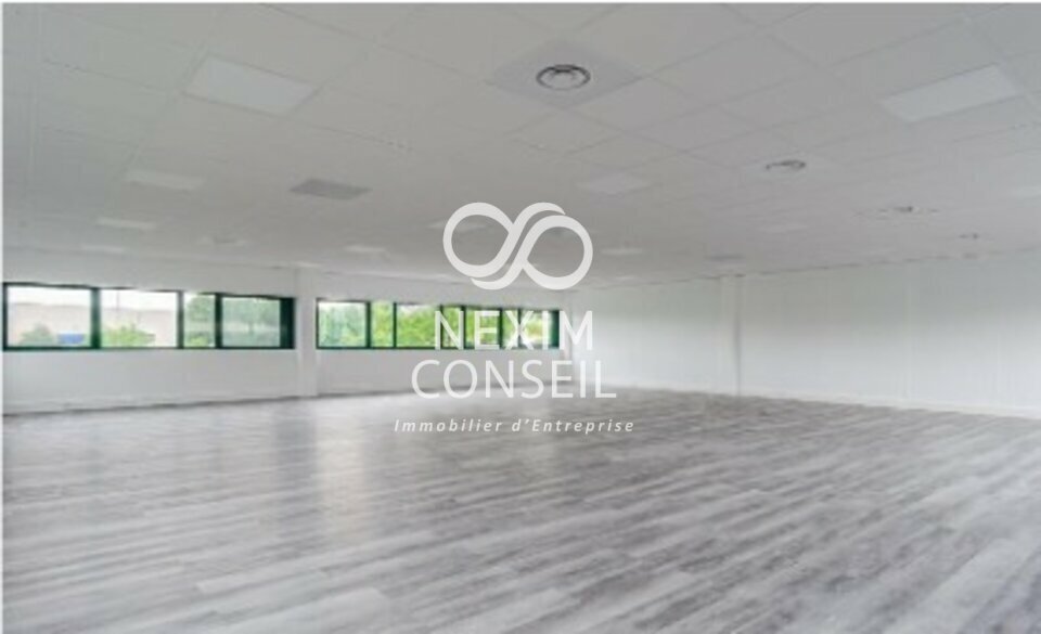 Light Industrial in Gennevilliers to rent - Building Photo - Image 2 of 2