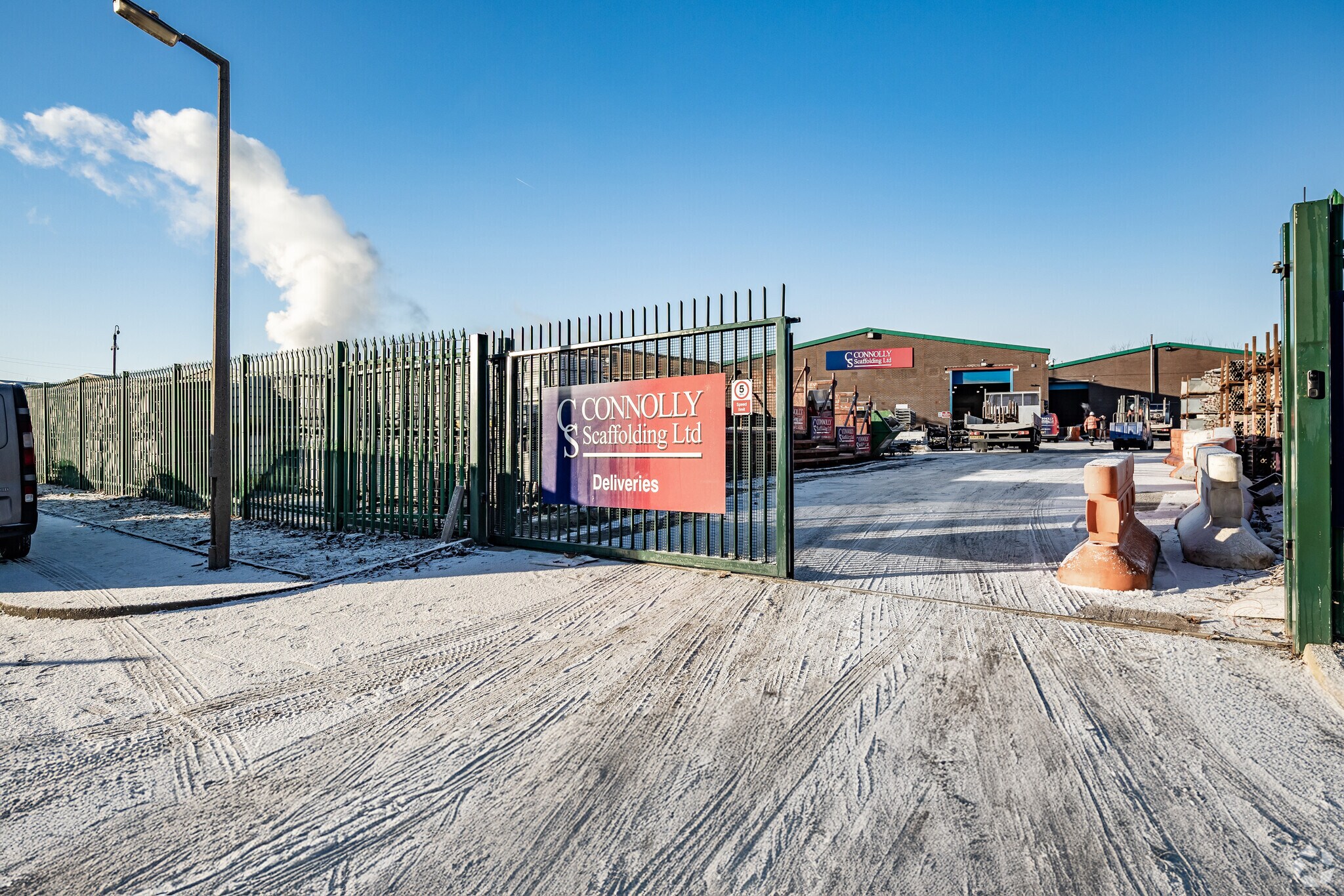 Astor Rd, Salford to rent Building Photo- Image 1 of 4