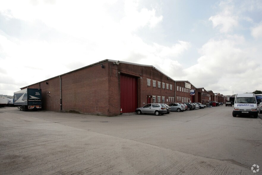 Moss Ln, Oldham for sale - Primary Photo - Image 1 of 1