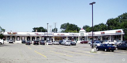 1539-1635 E 8 Mile Rd, Hazel Park, MI for sale Building Photo- Image 1 of 1