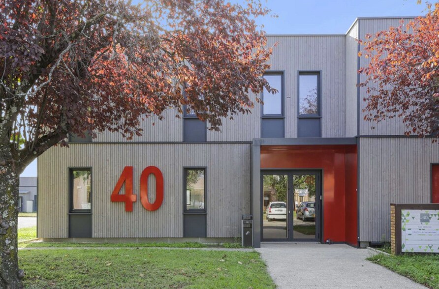 33 Avenue Du Docteur Georges Lévy, Vénissieux to rent - Building Photo - Image 3 of 22
