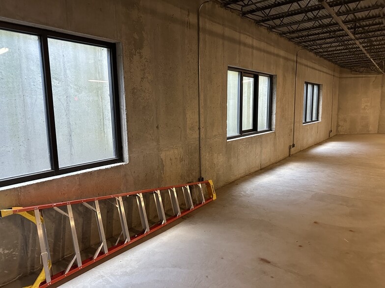 19201 LaGrange Rd, Mokena, IL to rent - Interior Photo - Image 3 of 9